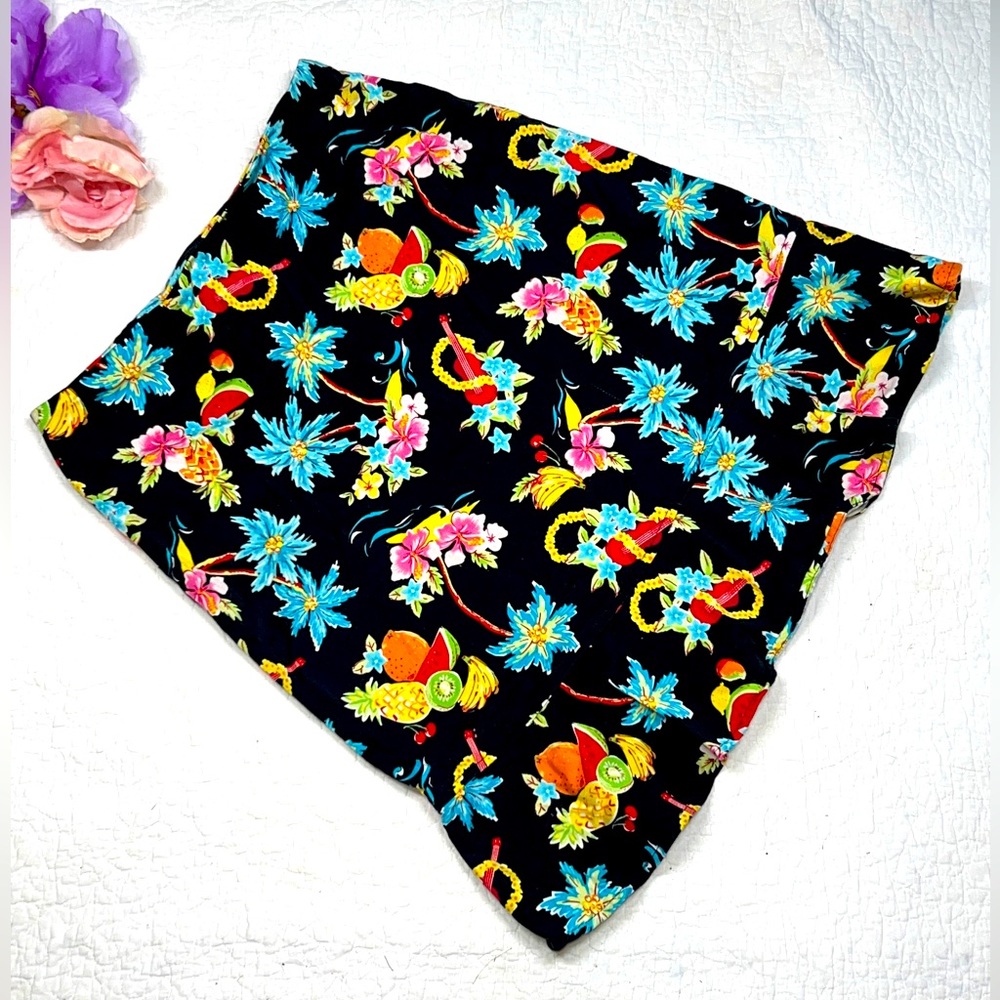 Bamboo Trading Women's Black Floral Ukelele Fruit Hawaiian A-Line Skirt; 4